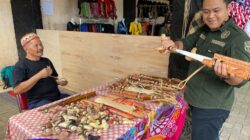 Ukiran Mandau Lidang dari Sekolaq Joleq Pikat Pengunjung PEDA XI di Taman Budaya Sendawar