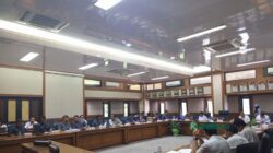 Jalan Rusak Akibat Truk CPO Overload, Warga Bentian Datangi Kantor Bupati Kubar